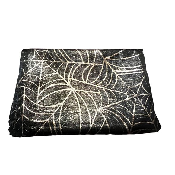 Black & Silver Glittery Cobweb/Spider Web Tablecloth & Table Runner Set - Picture 2 of 13